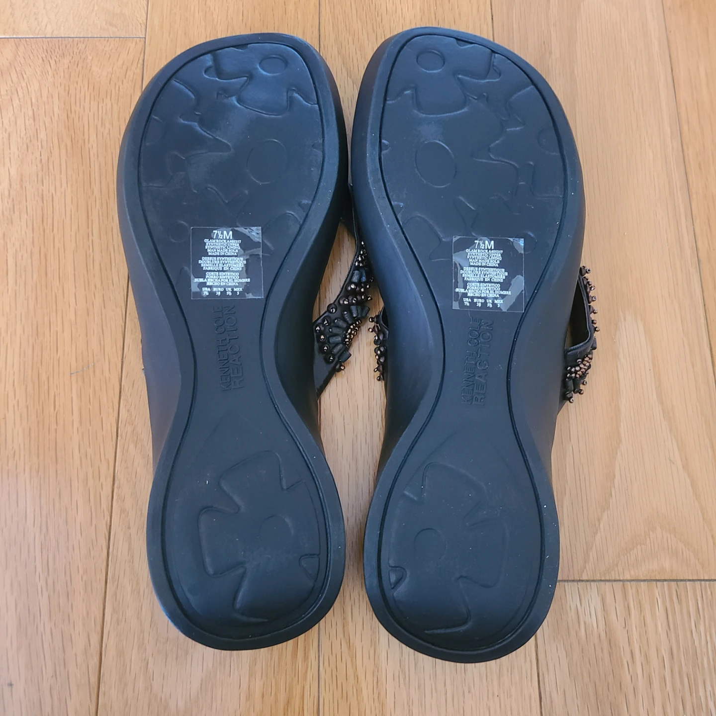 NEW Kenneth Cole Reaction Brown Beaded Flip Flops - photo 3