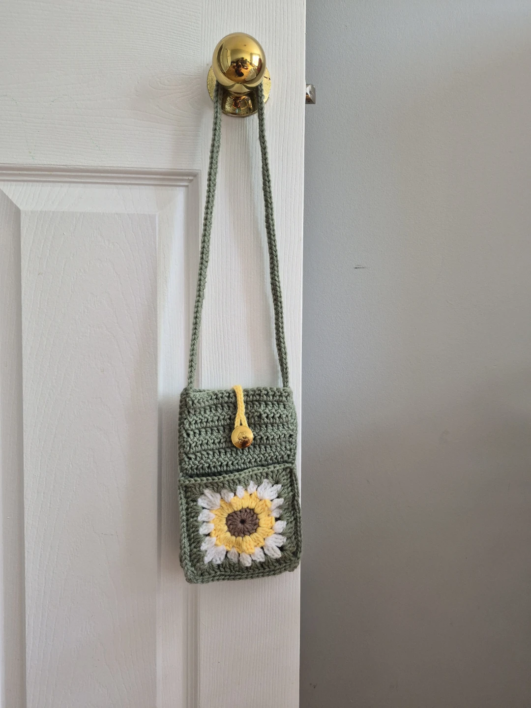 Crocheted Phone Bag with Sunflower Design