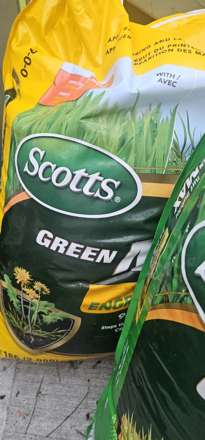 Scotts gardening /lawn stuff - photo 3