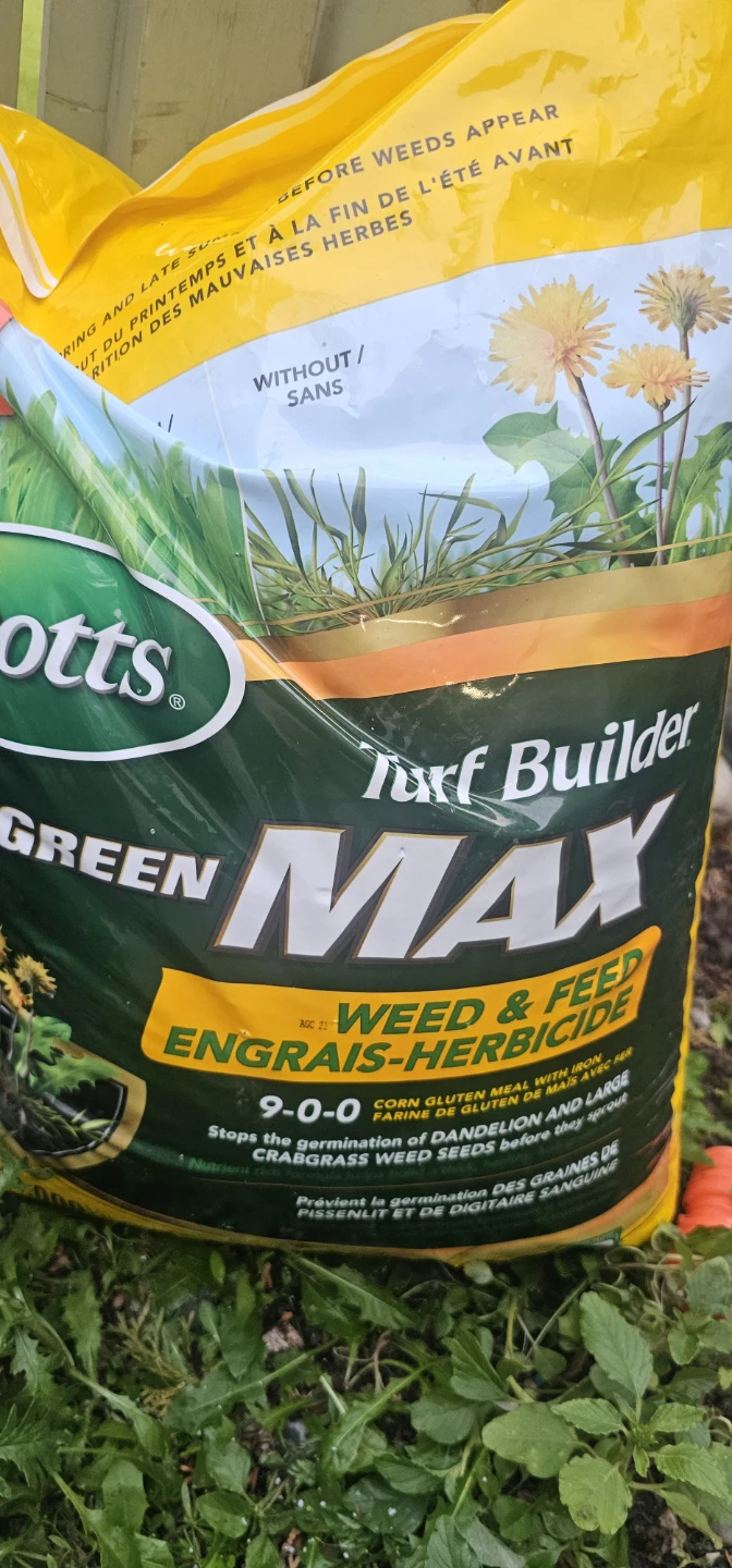 Scotts gardening /lawn stuff - photo 5