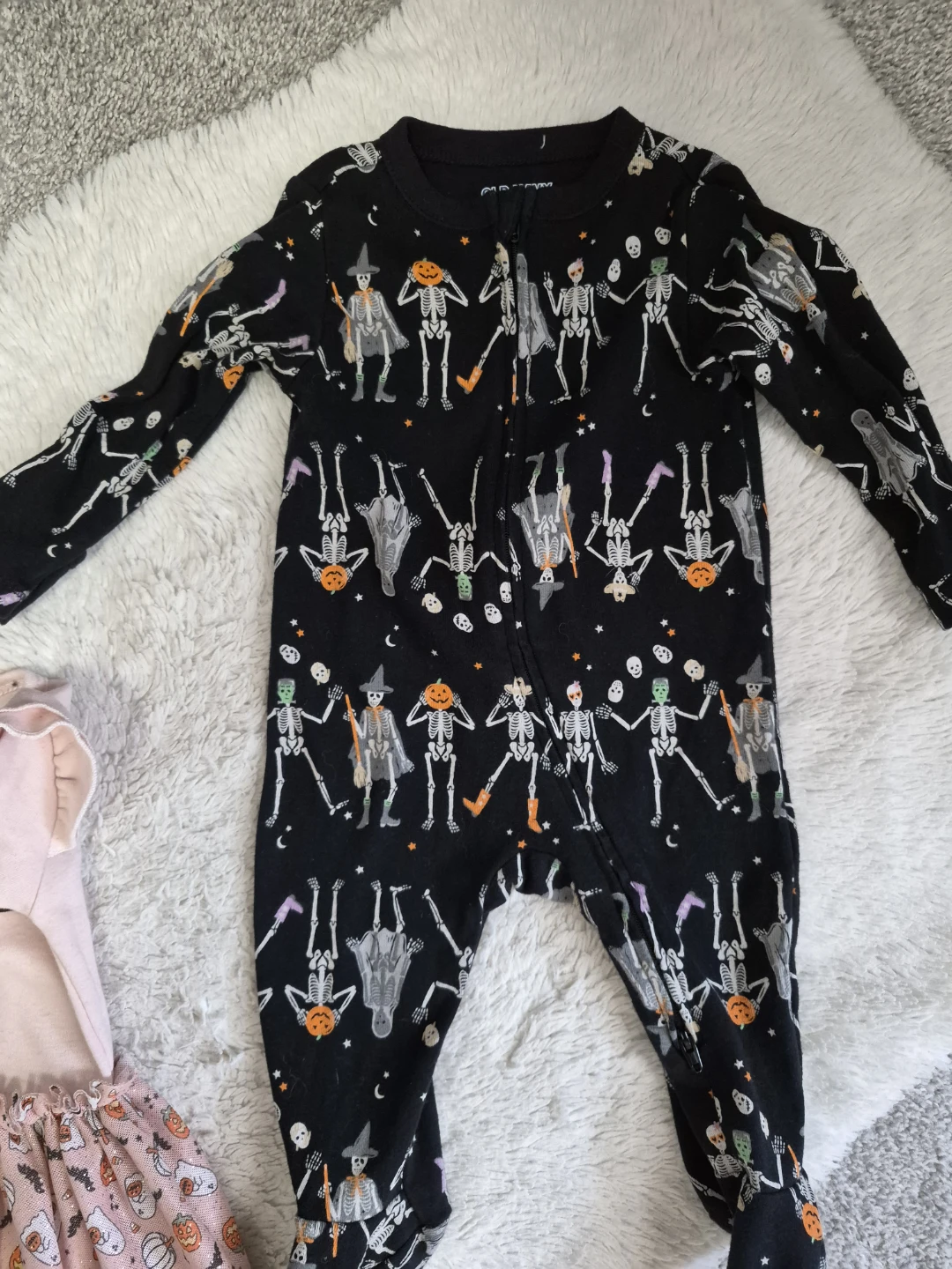 Halloween Clothing 6-9M - photo 5