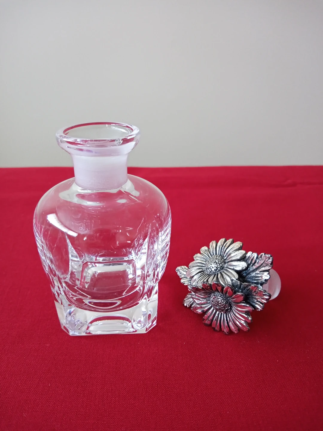 Glass Perfume Bottles with Decorative Stopper - photo 5