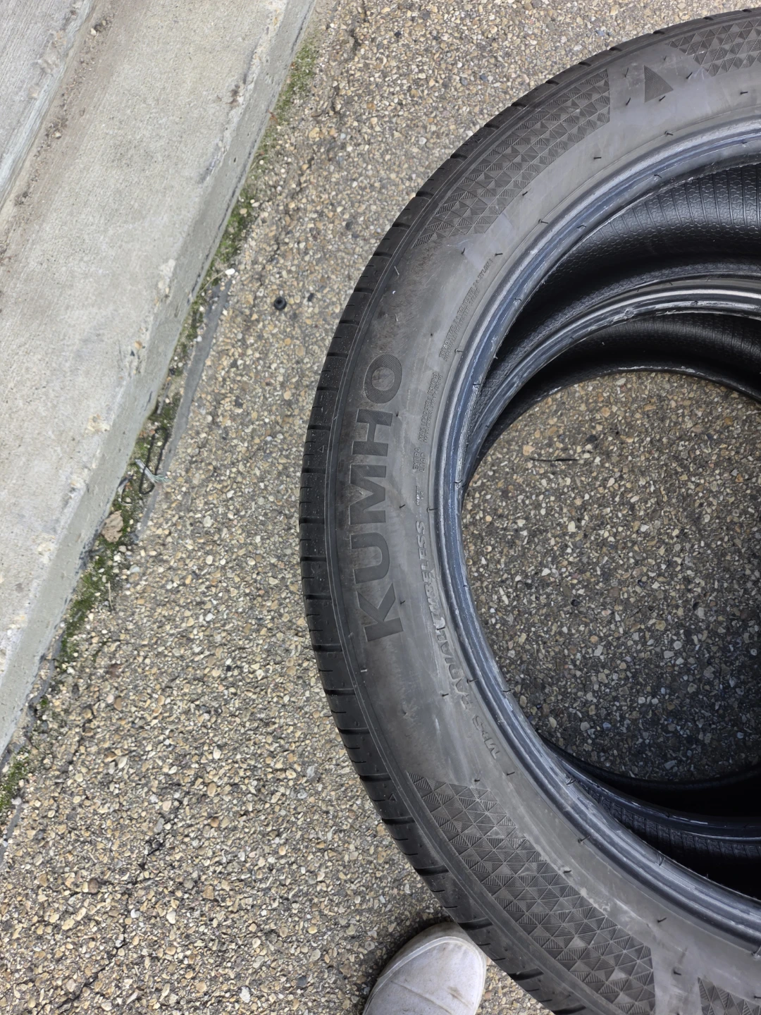 2 tire Kumho Ecsta HP71 Tires - 235/50 R20 - photo 3