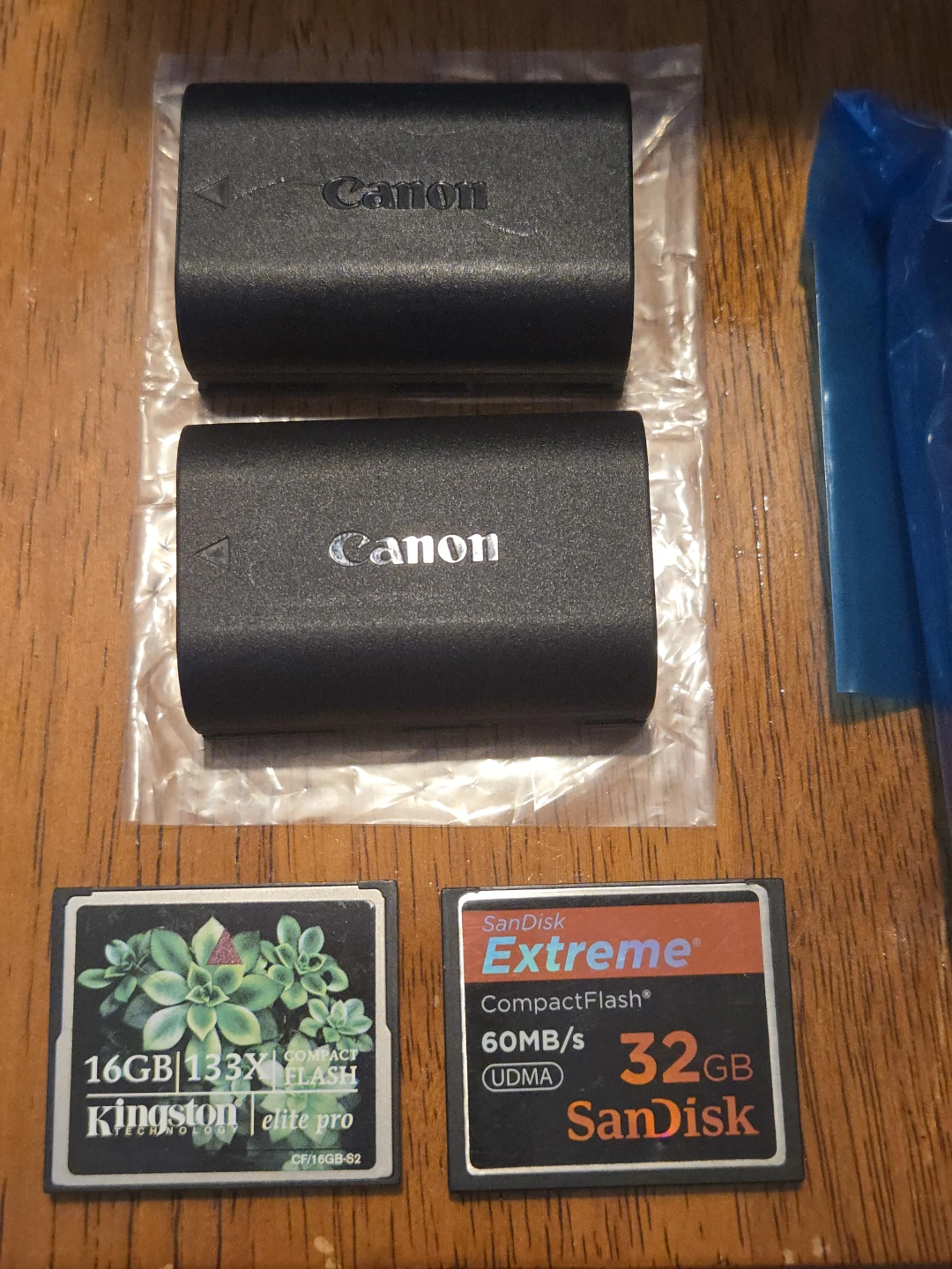 Canon EOS 5D Mark IV with extras - photo 2