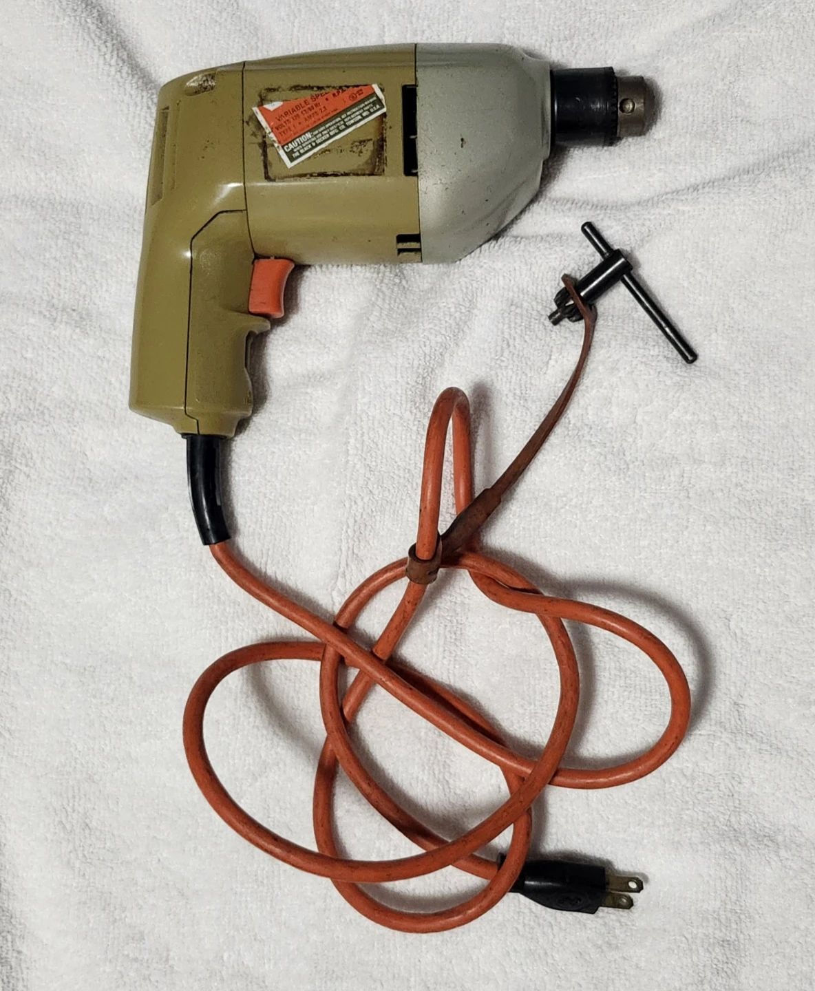 Vintage Black and Decker Variable Speed Drill with chuck key - photo 2