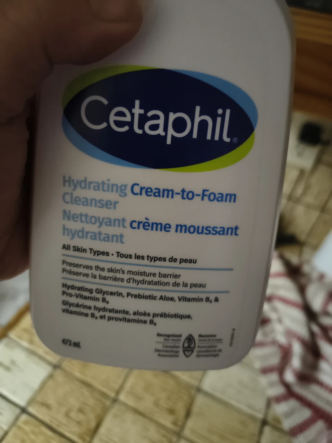 Cetaphil Hydrating Cream-to-Foam Cleanser - photo 2