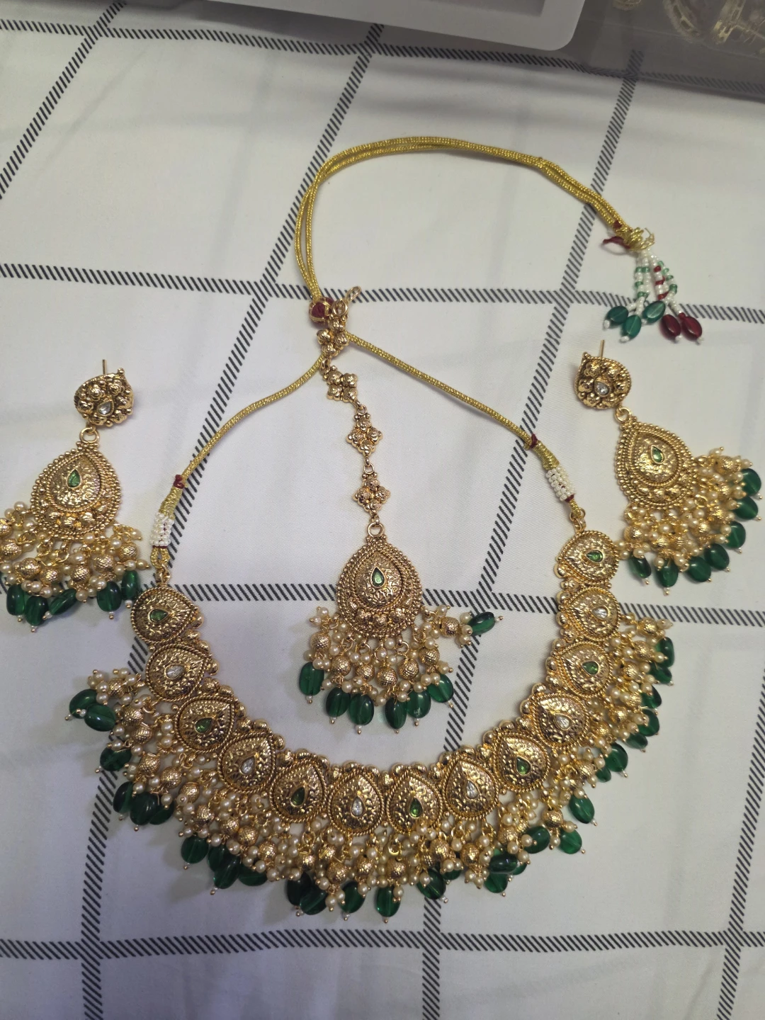 Gold Plated Indian Jewelry Set in Green or Ruby - photo 2