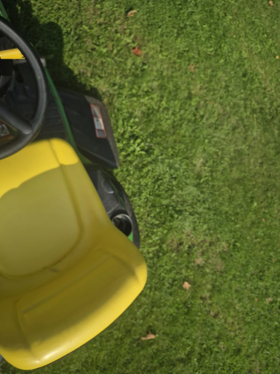 John Deere E130 Riding Lawn Mower - photo 3