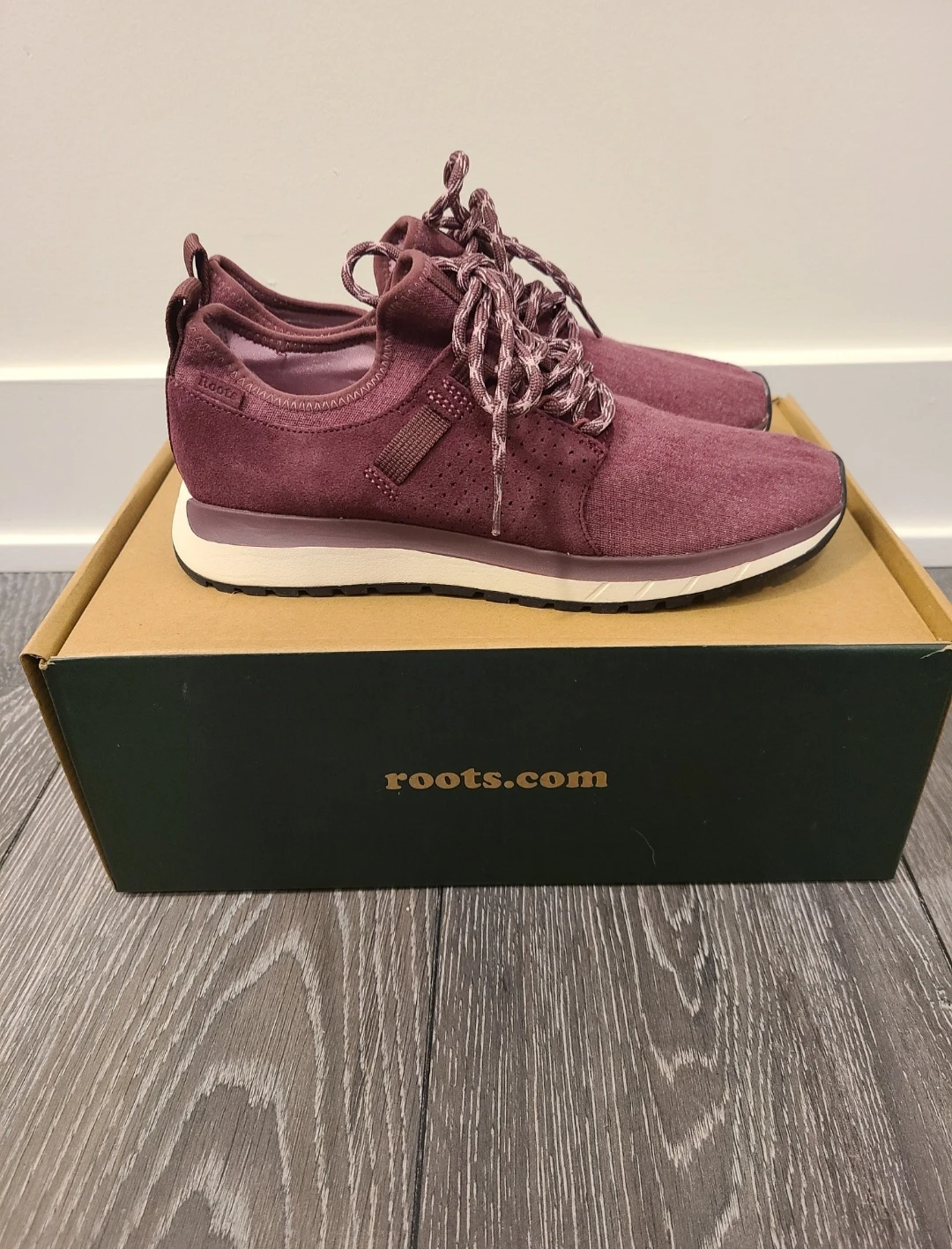 Roots Sneakers - Women's Size 7.5 - photo 4