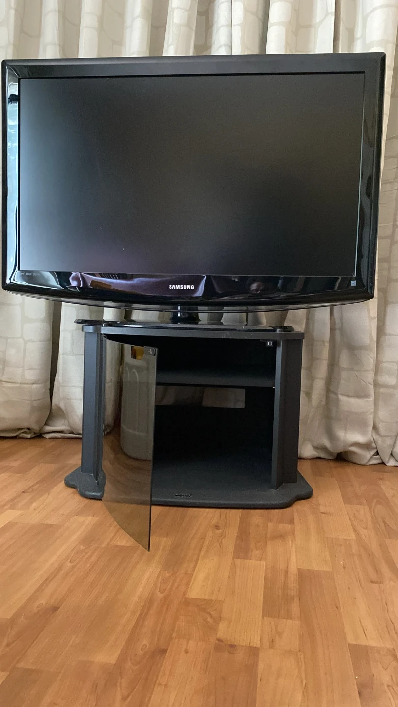 Samsung Flat Screen TV with Stand - photo 2