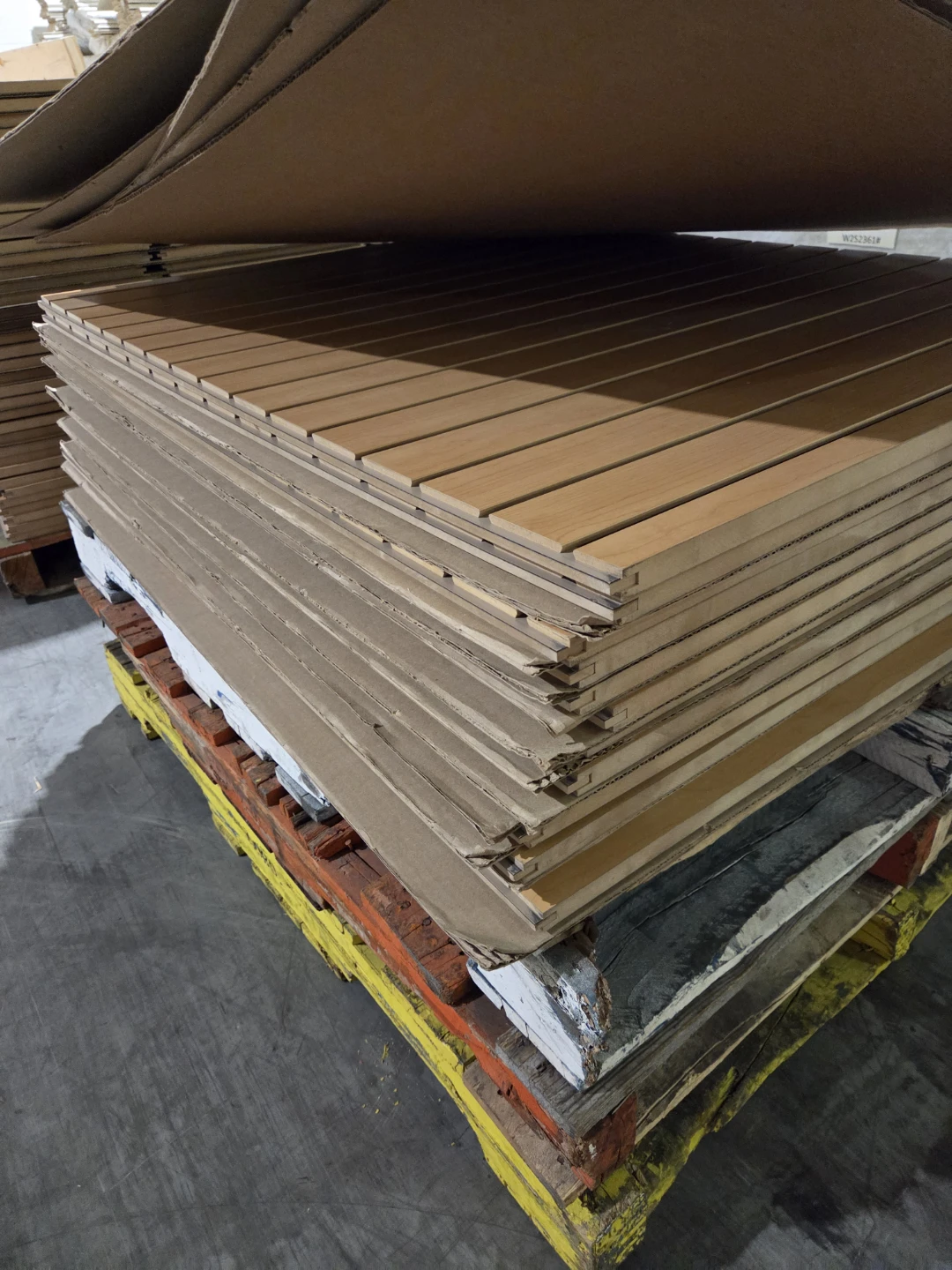Large slatwall panels - photo 3