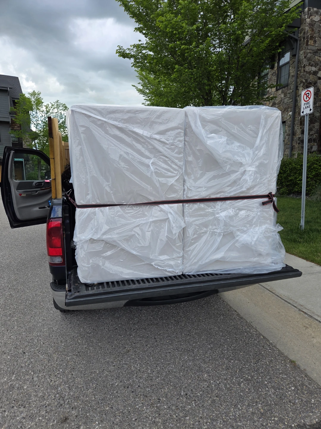 Pickup truck for delivery and small moving - photo 3