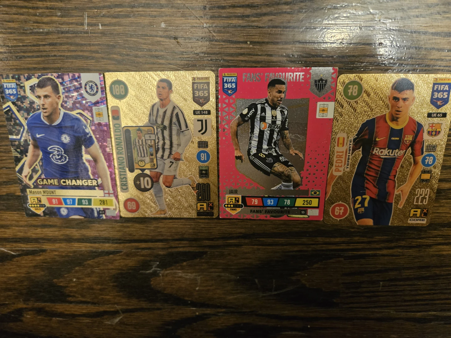 Panini FIFA 365 Adrenalyn XL Trading Cards - photo 2