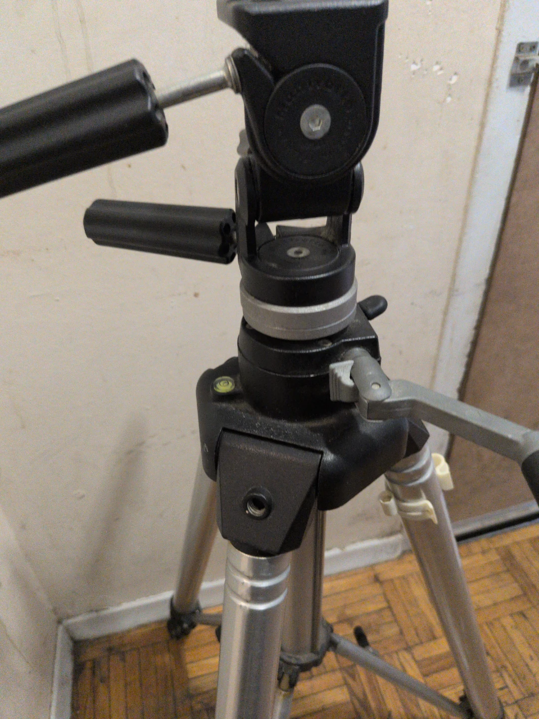 Manfrotto art075 tripod - photo 4