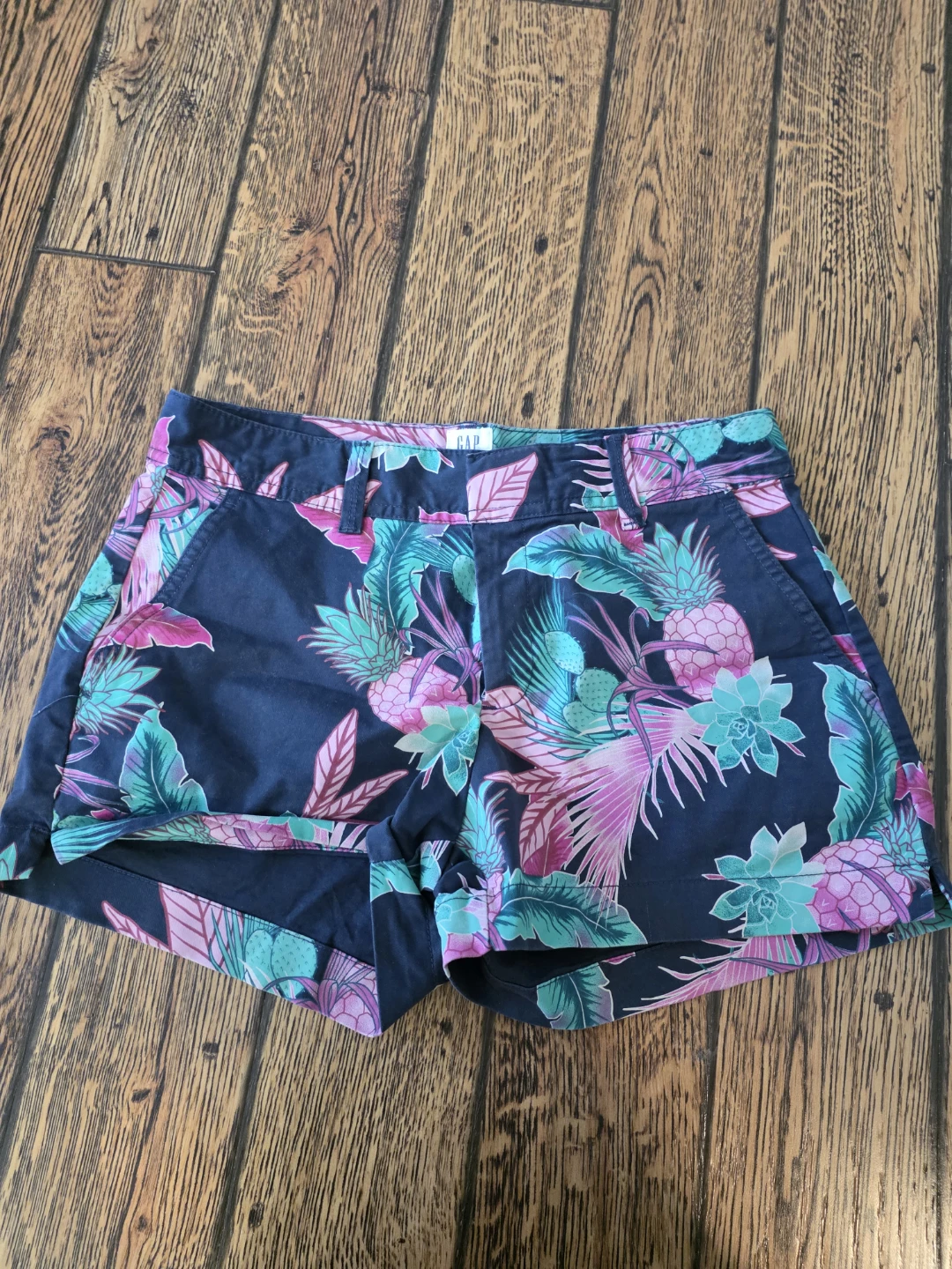 GAP City Shorts Size 2 Tropical Print
