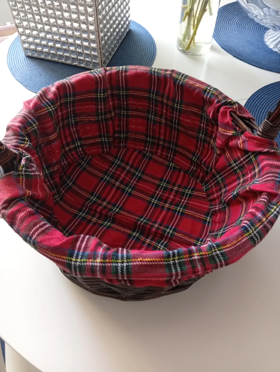 Wicker Picnic Basket with Red Plaid Liner - photo 2