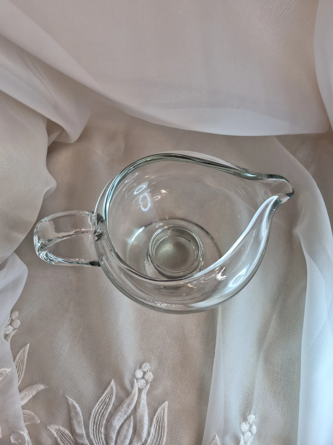 Beautiful Vintage Heavy 2 Cup Glass Gravy Sauce Boat etc. - photo 4