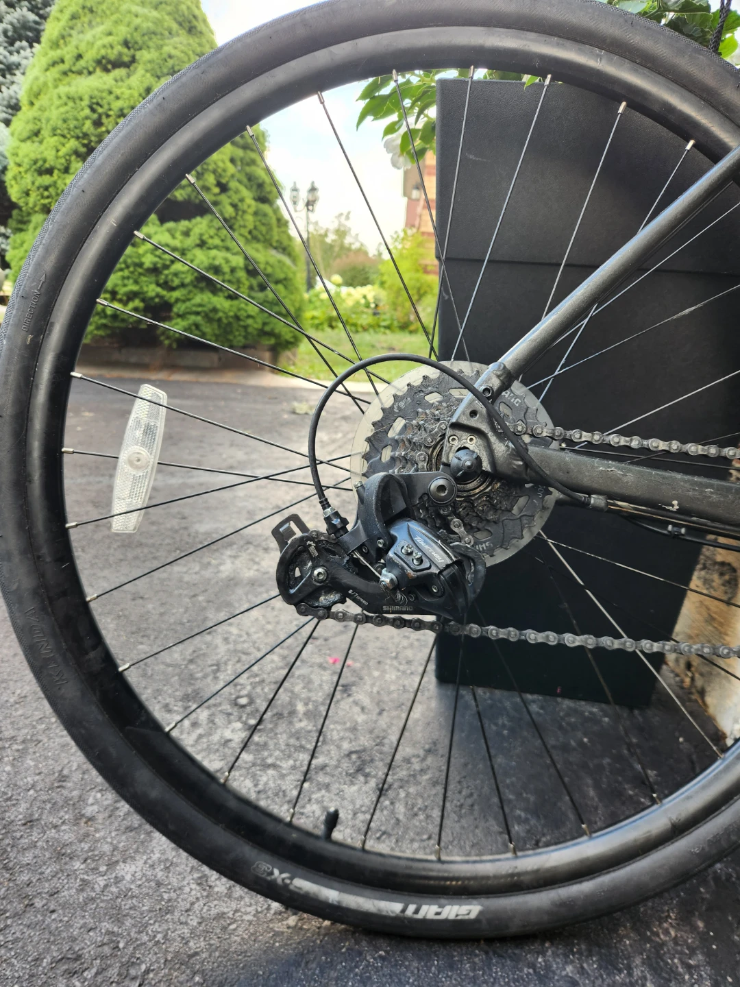 Giant Escape hybrid bike - photo 3