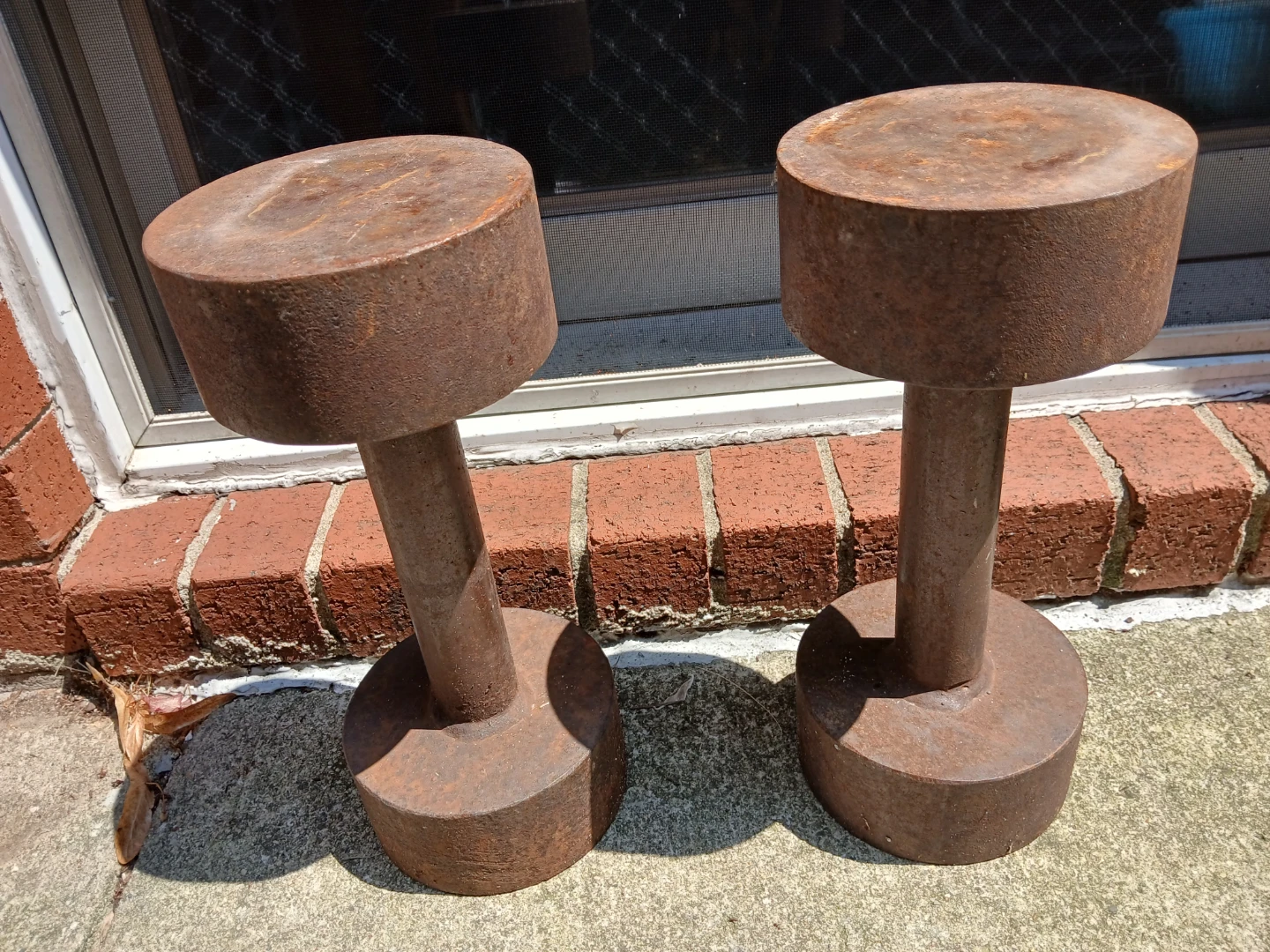 Vintage Cast Iron Dumbbells 40 Lbs - photo 3
