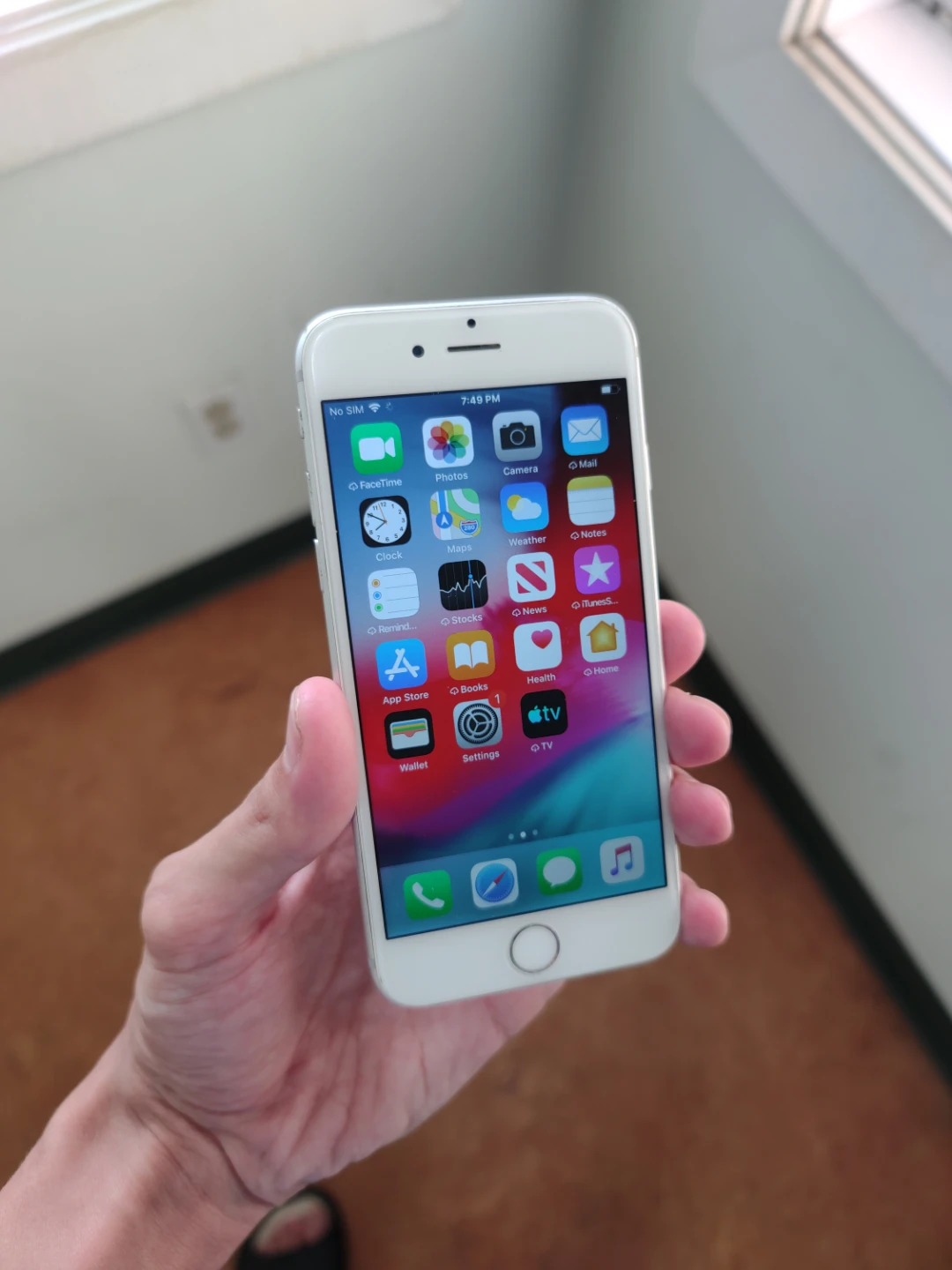 Apple iPhone 6 - Silver 64gb - photo 2