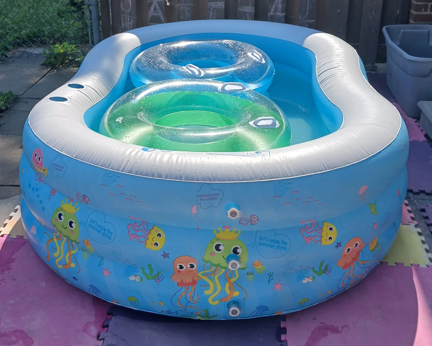 Inflatable kiddie pool with jellyfish design - photo 2
