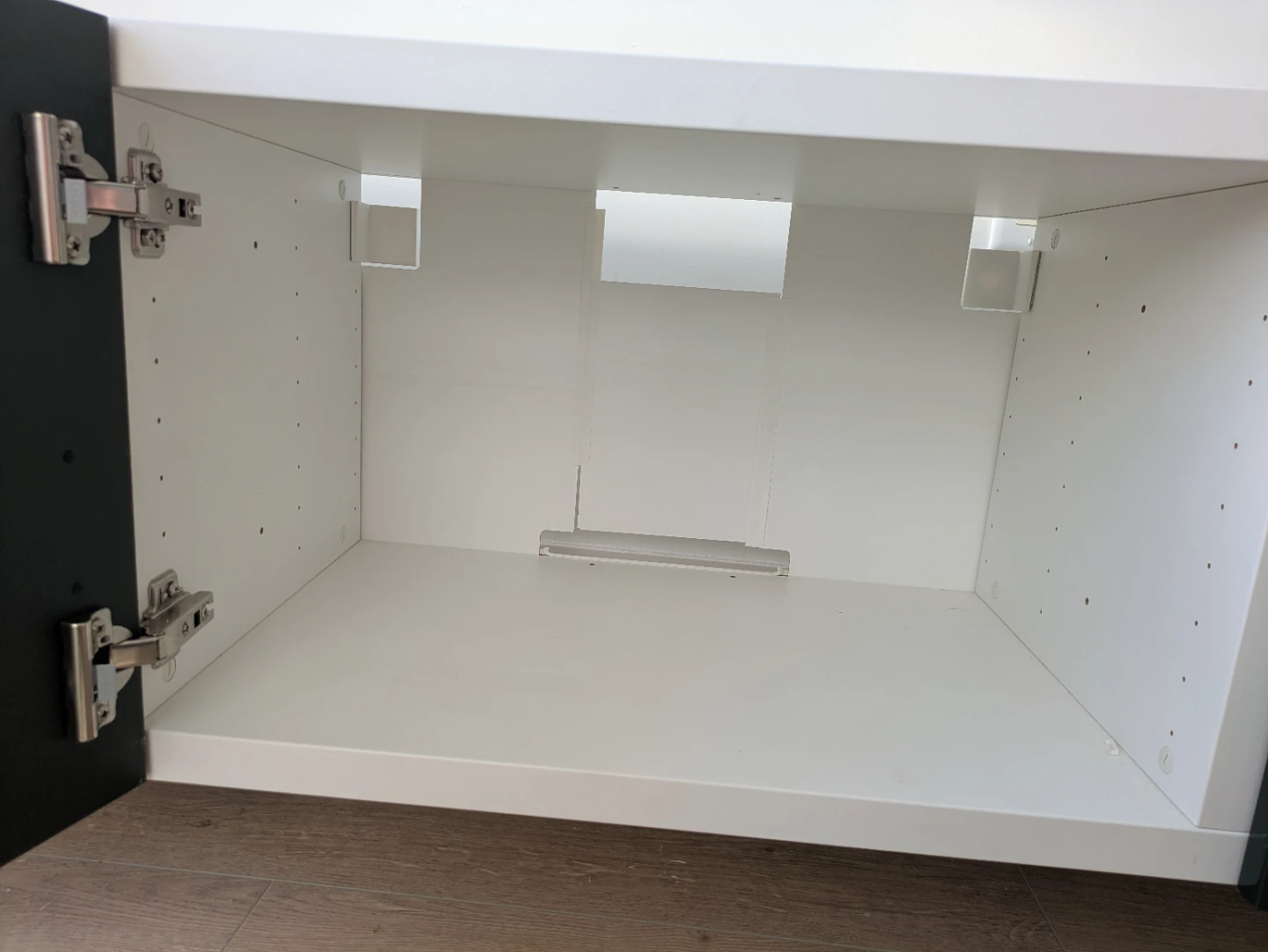 IKEA BESTÅ TV Stand – High Gloss Green & White - photo 5