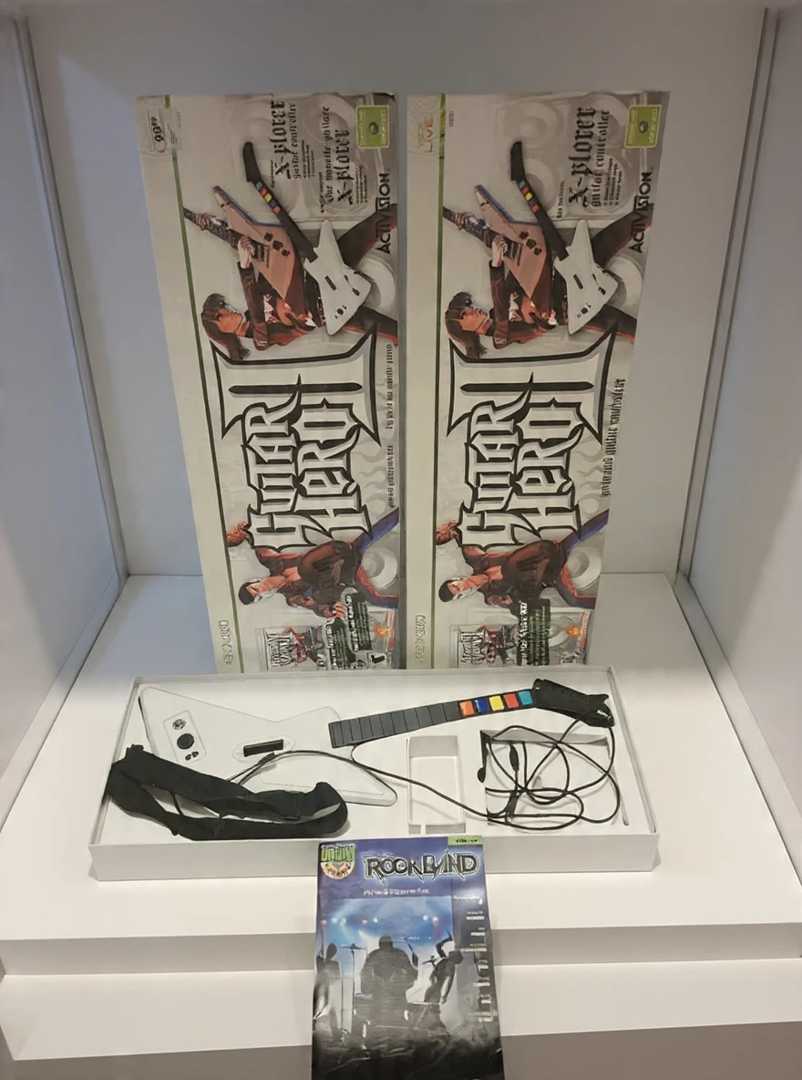 Xbox 360 Rock Band and Guitar Hero Bundle - photo 3