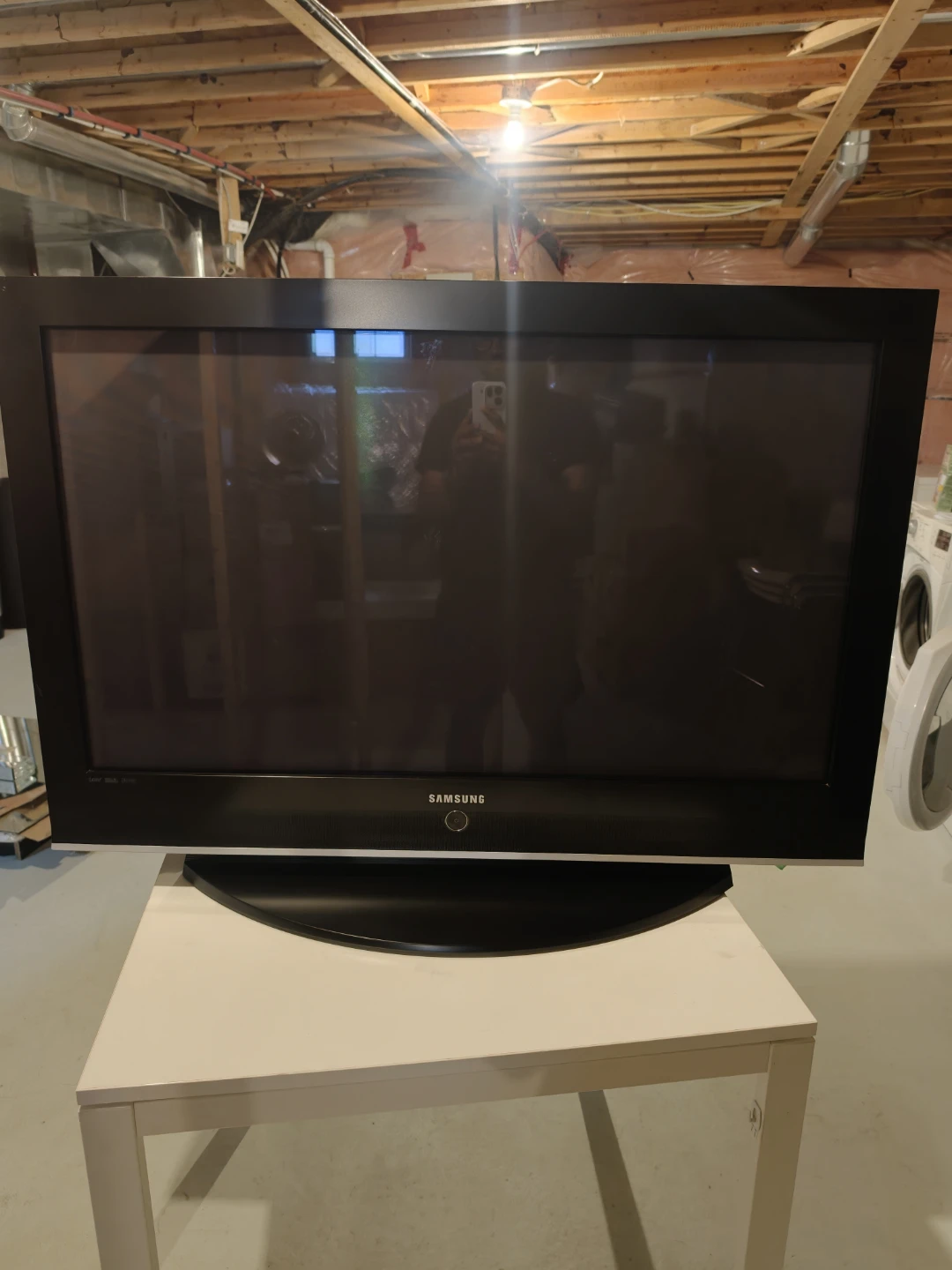 Samsung 42in TV (not a smart tv)