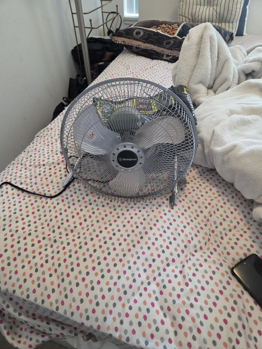 Westinghouse Oscillating Table Fan - photo 5
