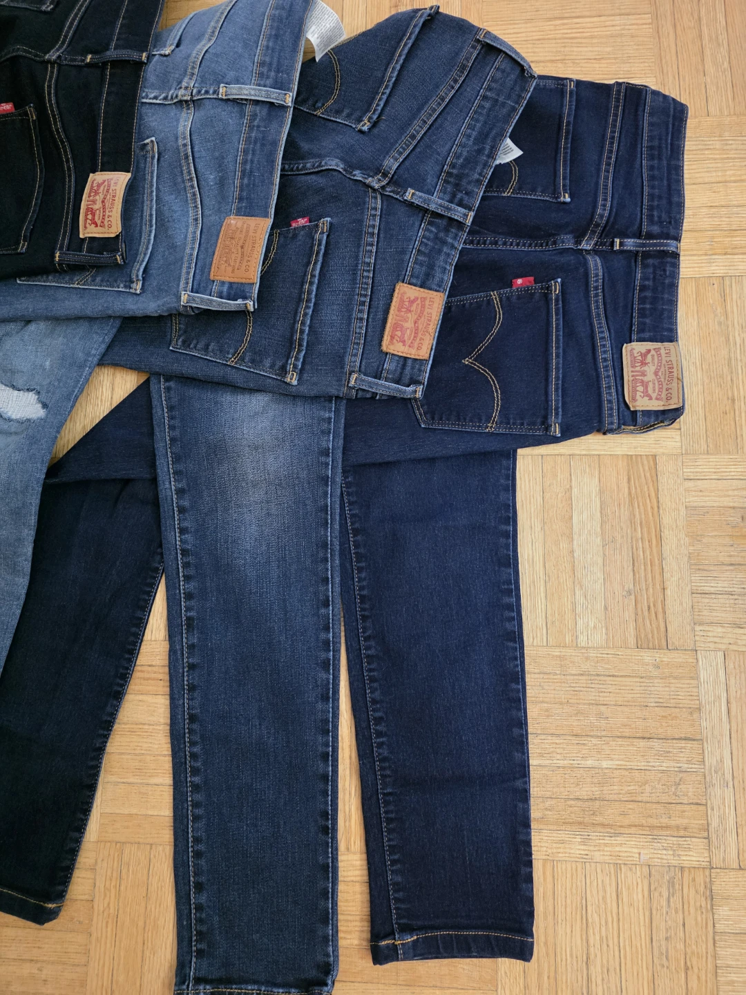 Womens Levi Jeans Size 29 - photo 2