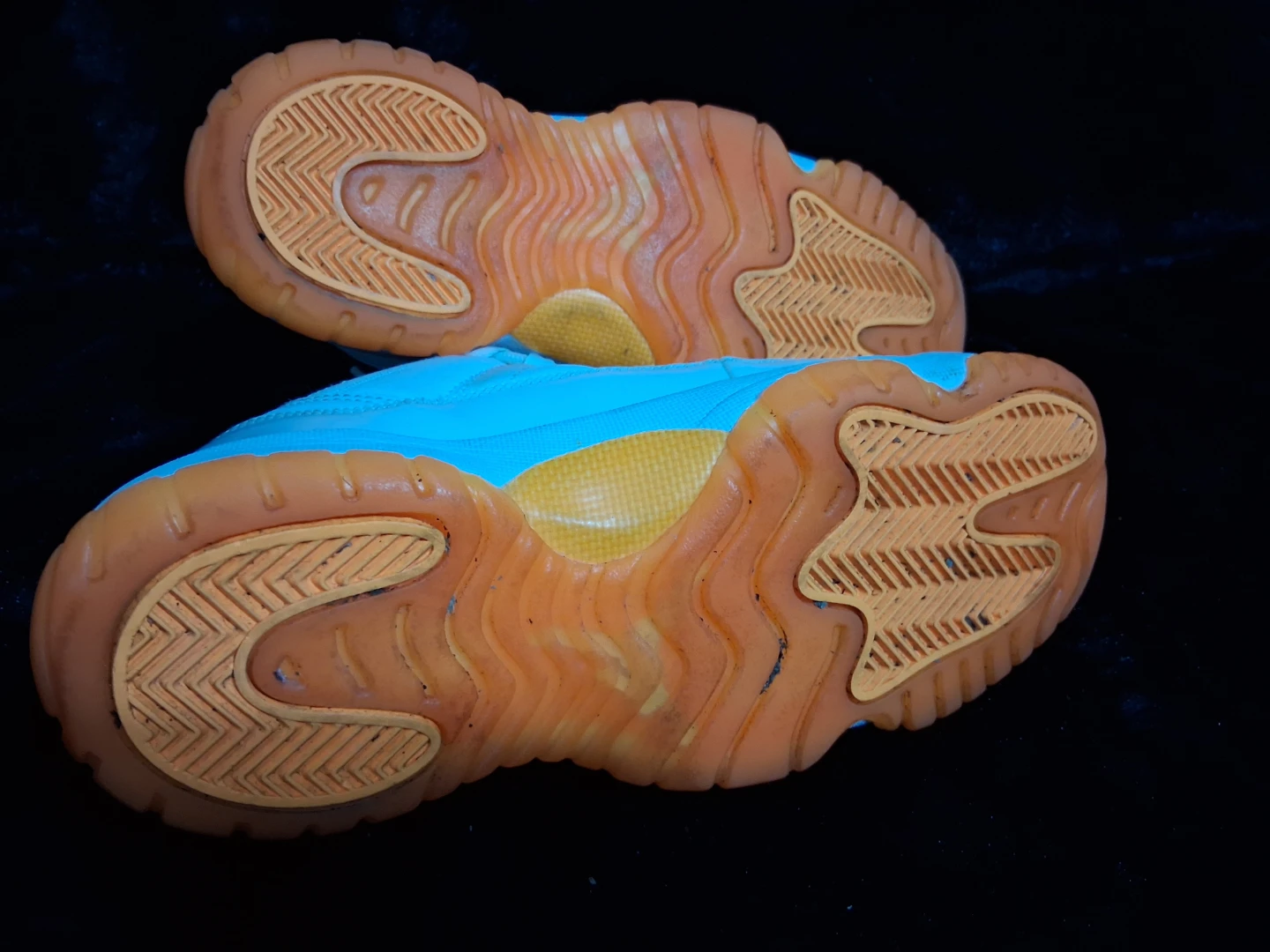 Air Jordan 11 Low White Orange Sneakers - photo 5