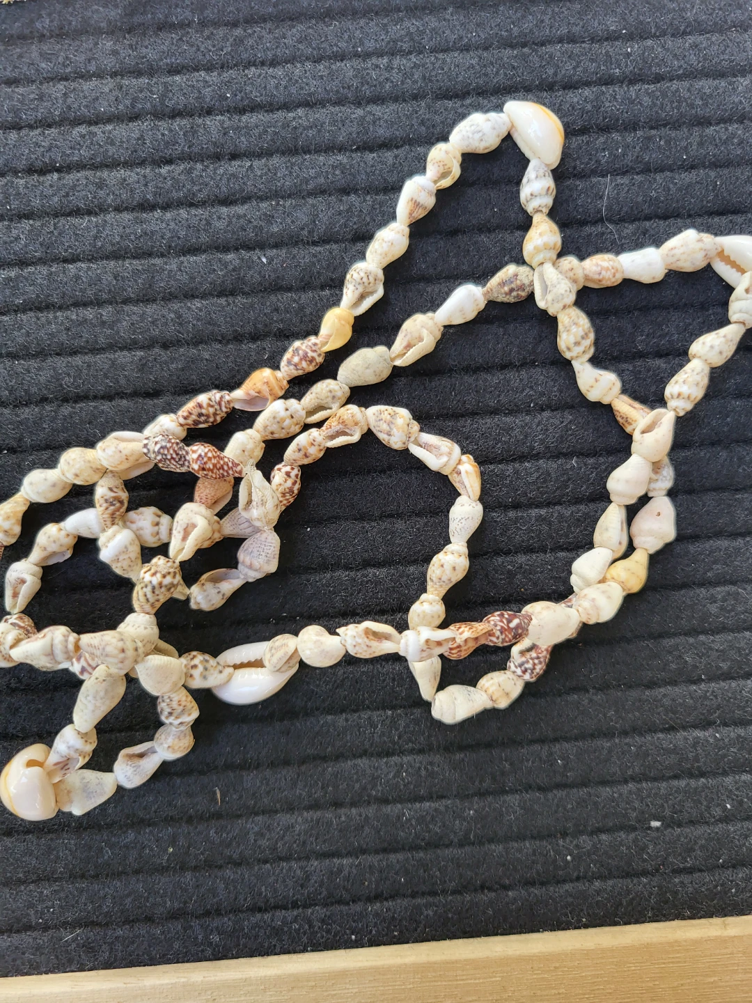 Seashell Necklaces $4 each. - photo 5