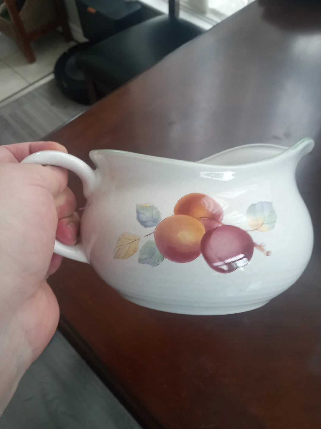 White Ceramic Gravy Boat with Fruit Design - photo 2
