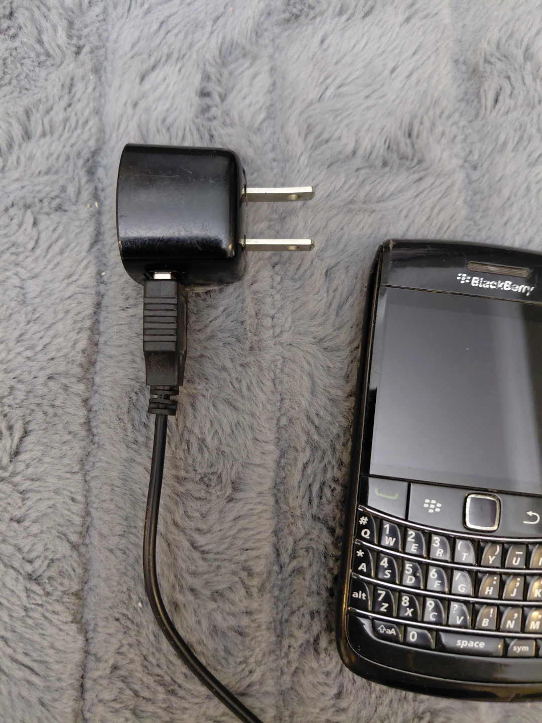 BlackBerry Bold 9650 & 8520 Phones for parts/repair - photo 4
