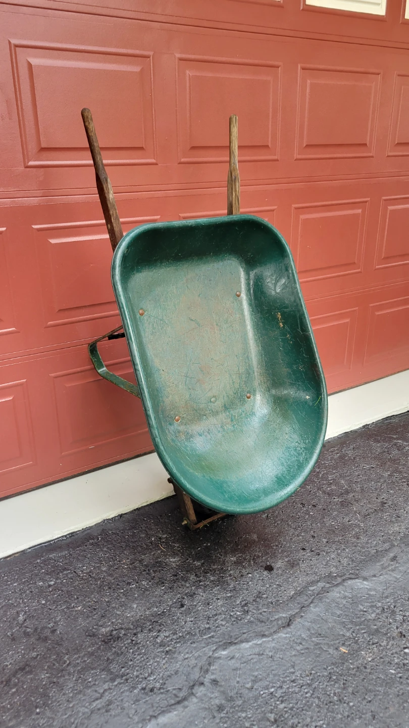 Wheelbarrow with leaf blower - photo 2