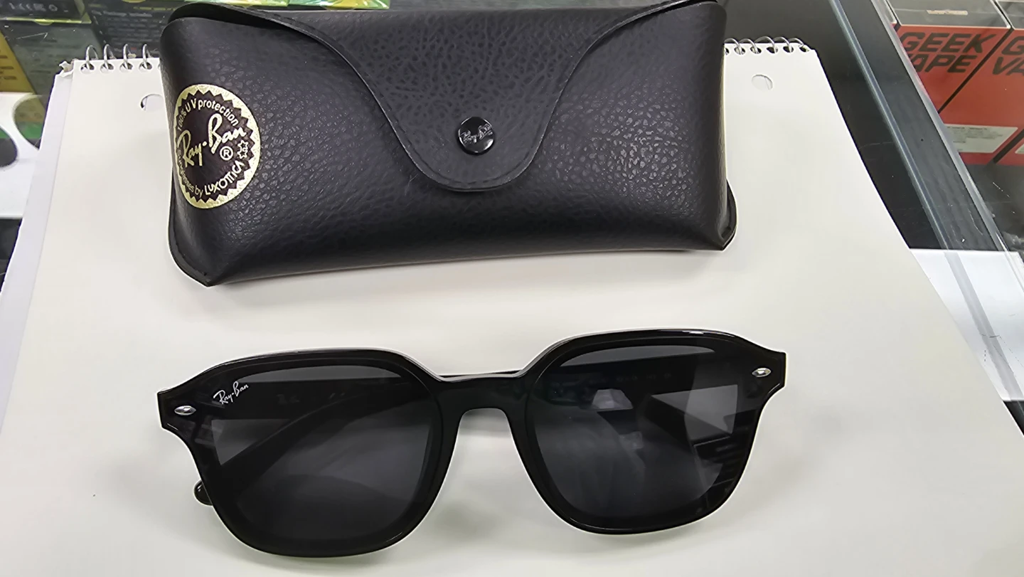 Ray-Ban Sunglasses with Case
