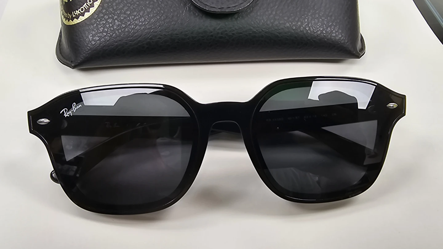 Ray-Ban Sunglasses with Case - photo 2