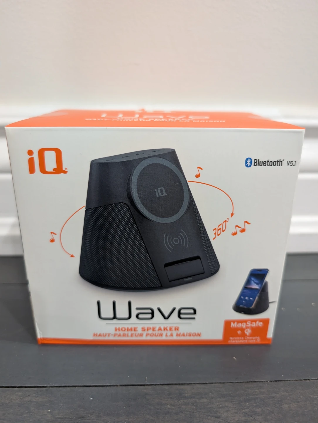 iQ Wave Home Speaker with MagSafe Wireless Charger