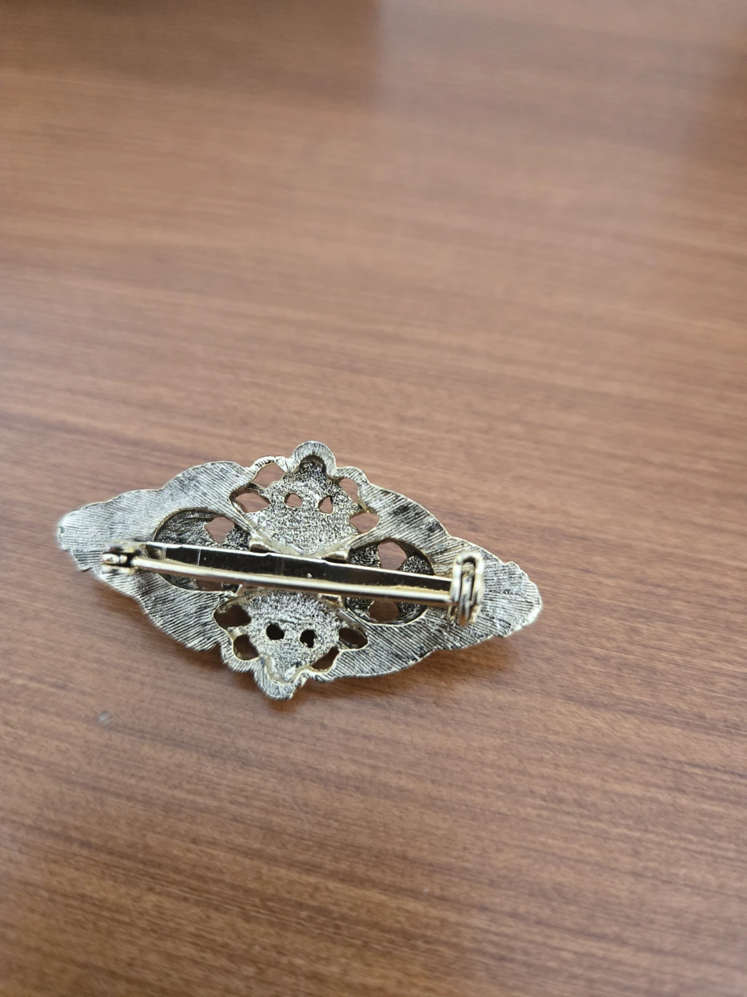 Vintage Gold Toned Brooches - photo 5