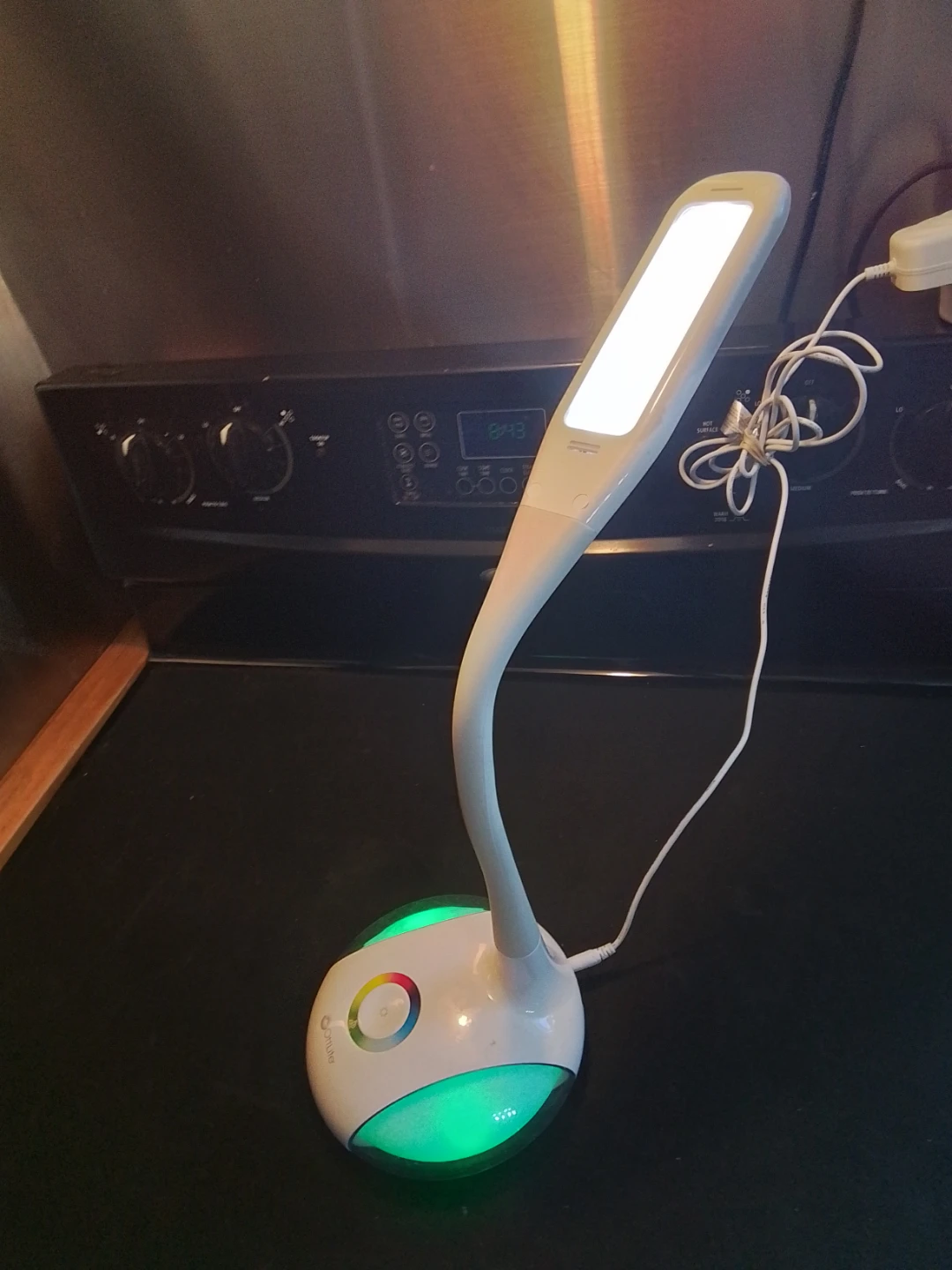 OttLite Q8U LED Desk Lamp - photo 2