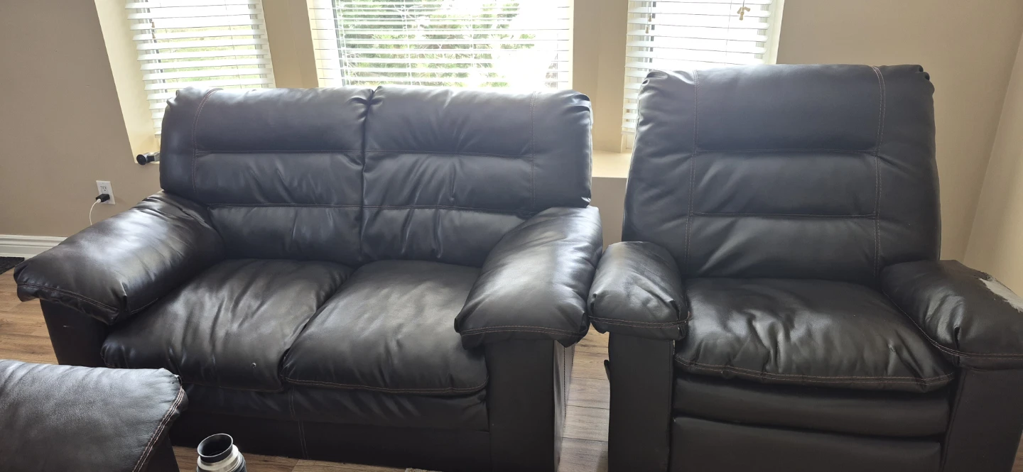 Brown Leather Loveseat and Recliner Set - photo 3