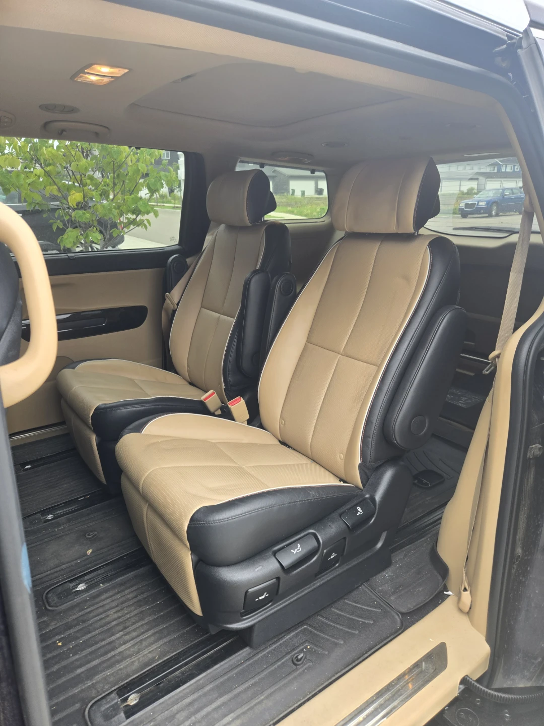 2018 Kia Sedona Minivan SXL (Top Trim) - photo 4