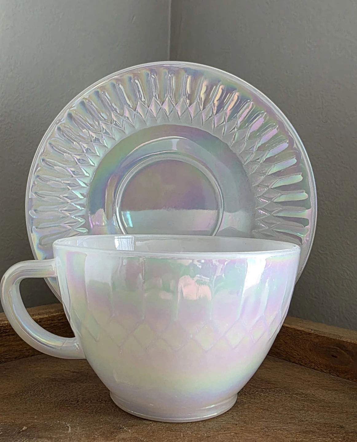 Vintage Federal iridescent tea cup and saucer. 2 sets