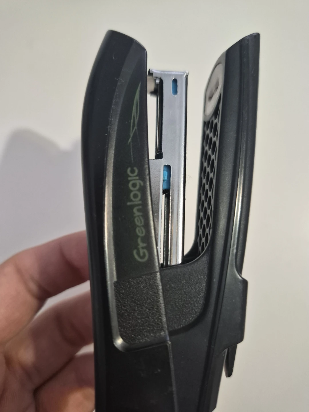 Mini Stapler, Hole Punch & Staples - photo 3