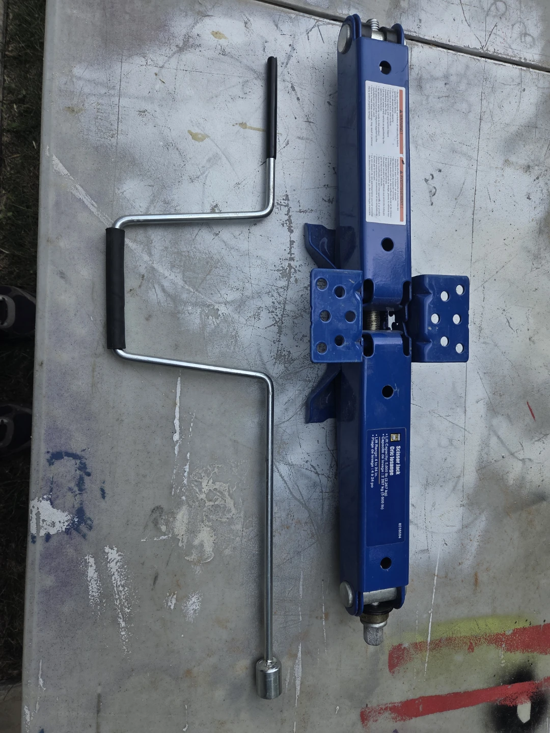 Blue Scissor Jack with Crank