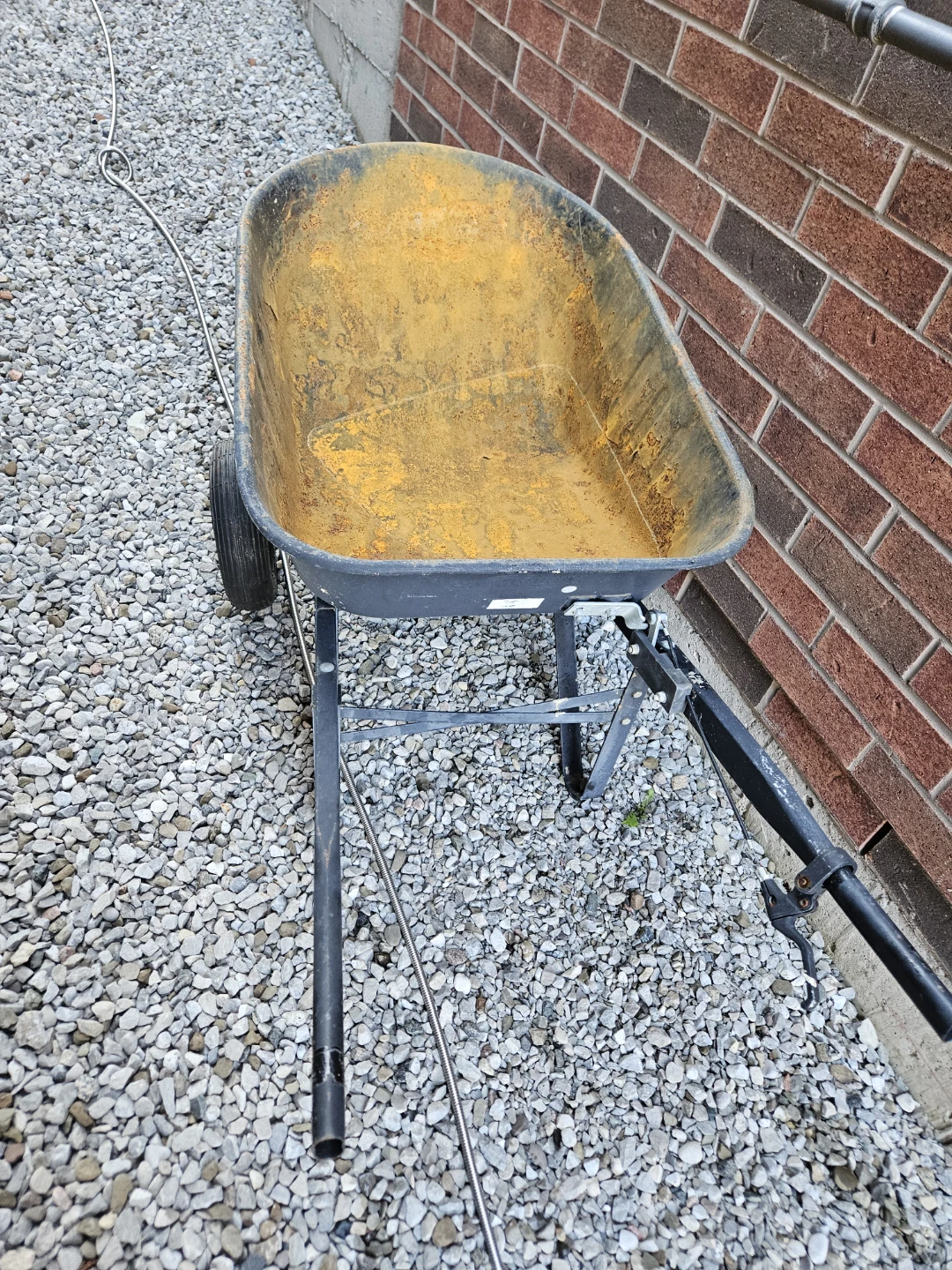 Two-wheel Wheelbarrow