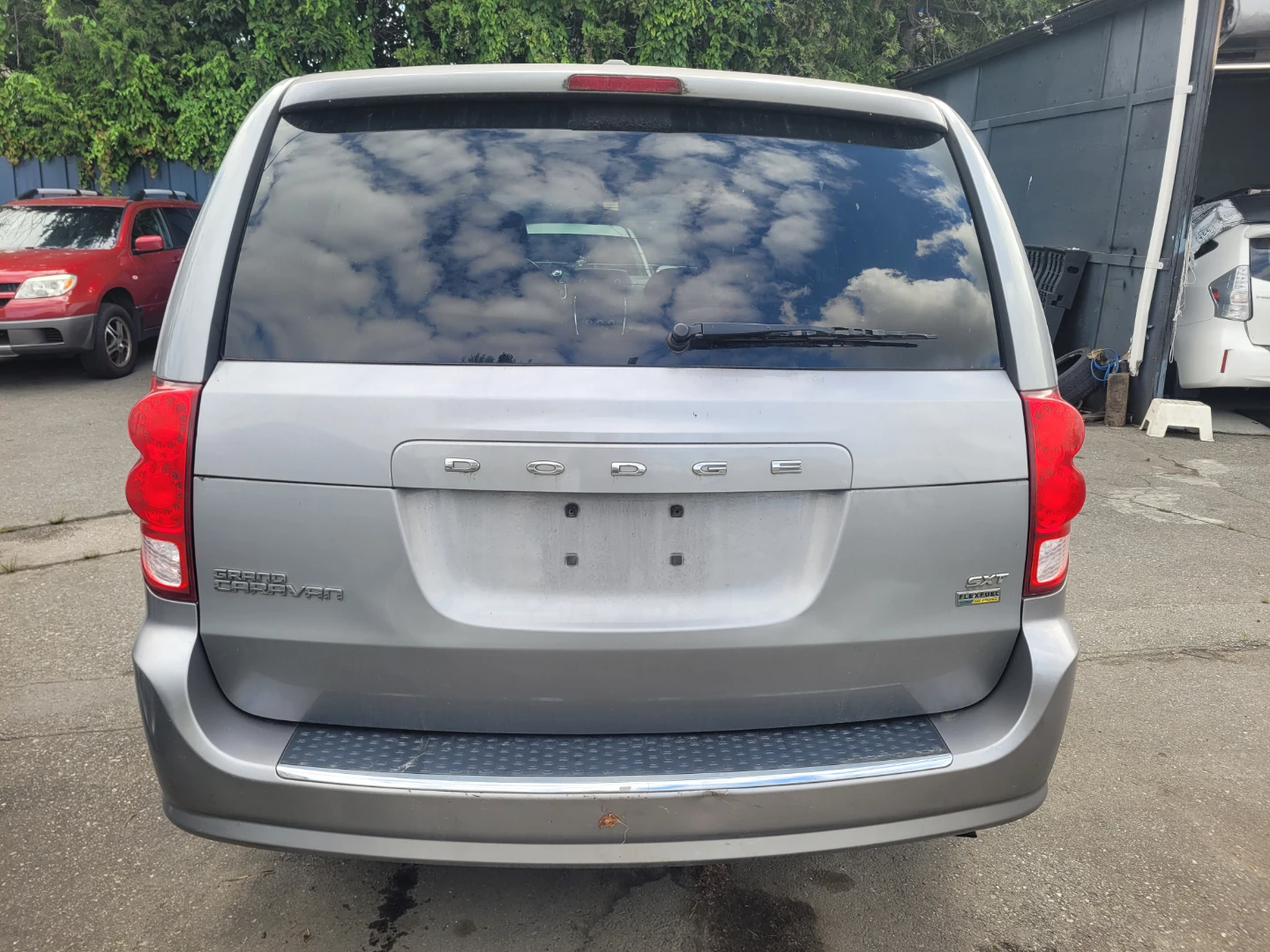 Dodge Grand Caravan SXT Minivan - photo 3