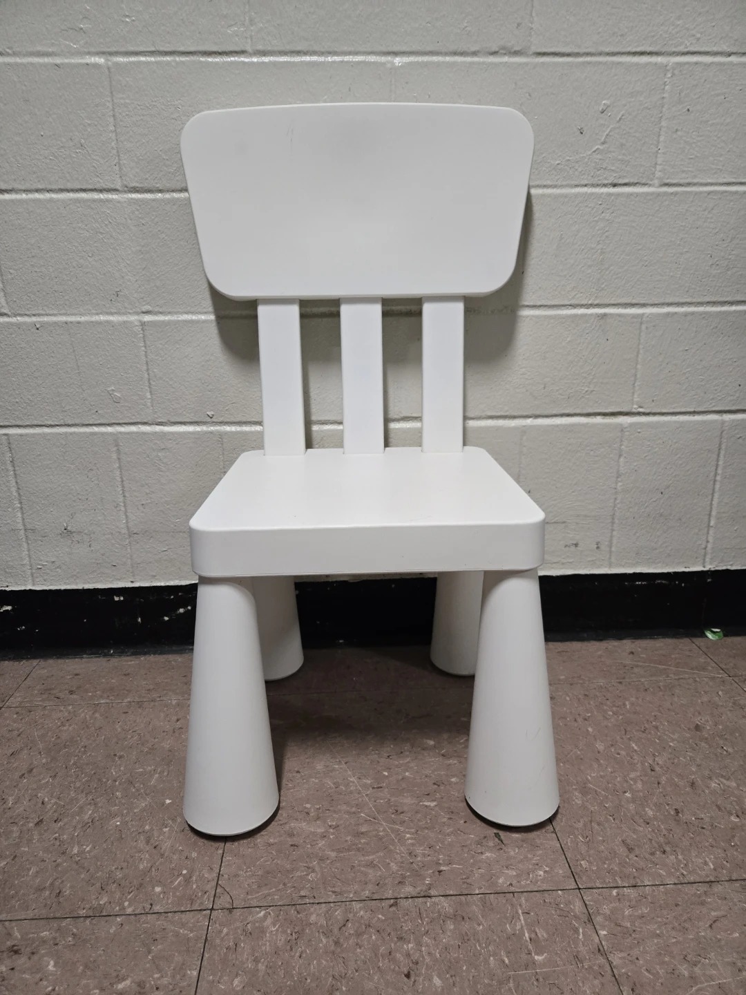 IKEA MAMMUT White Children's Playroom Chair - photo 3