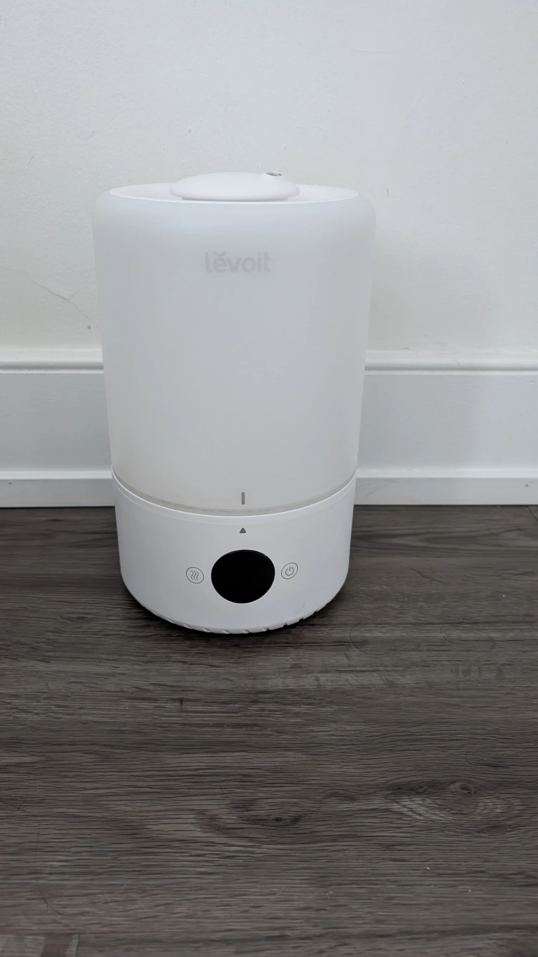 Levoit Humidifier with 5 new filter sponges/50$ OBO - photo 2
