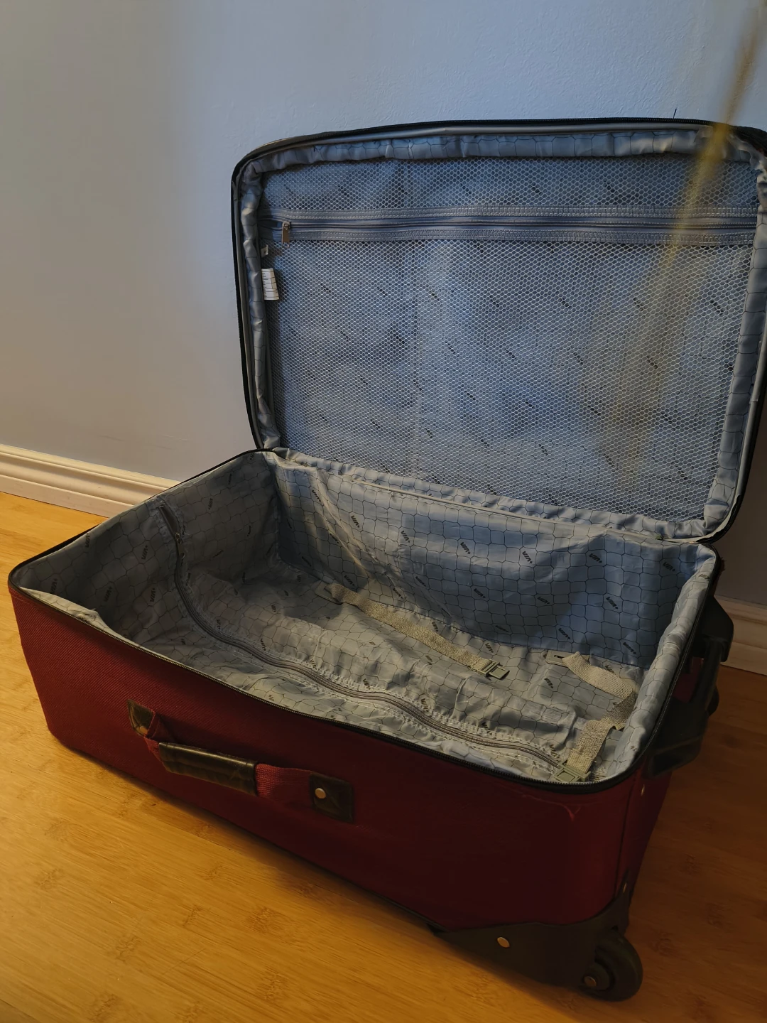 VIA Rail Canada Luggage Suitcase - photo 4